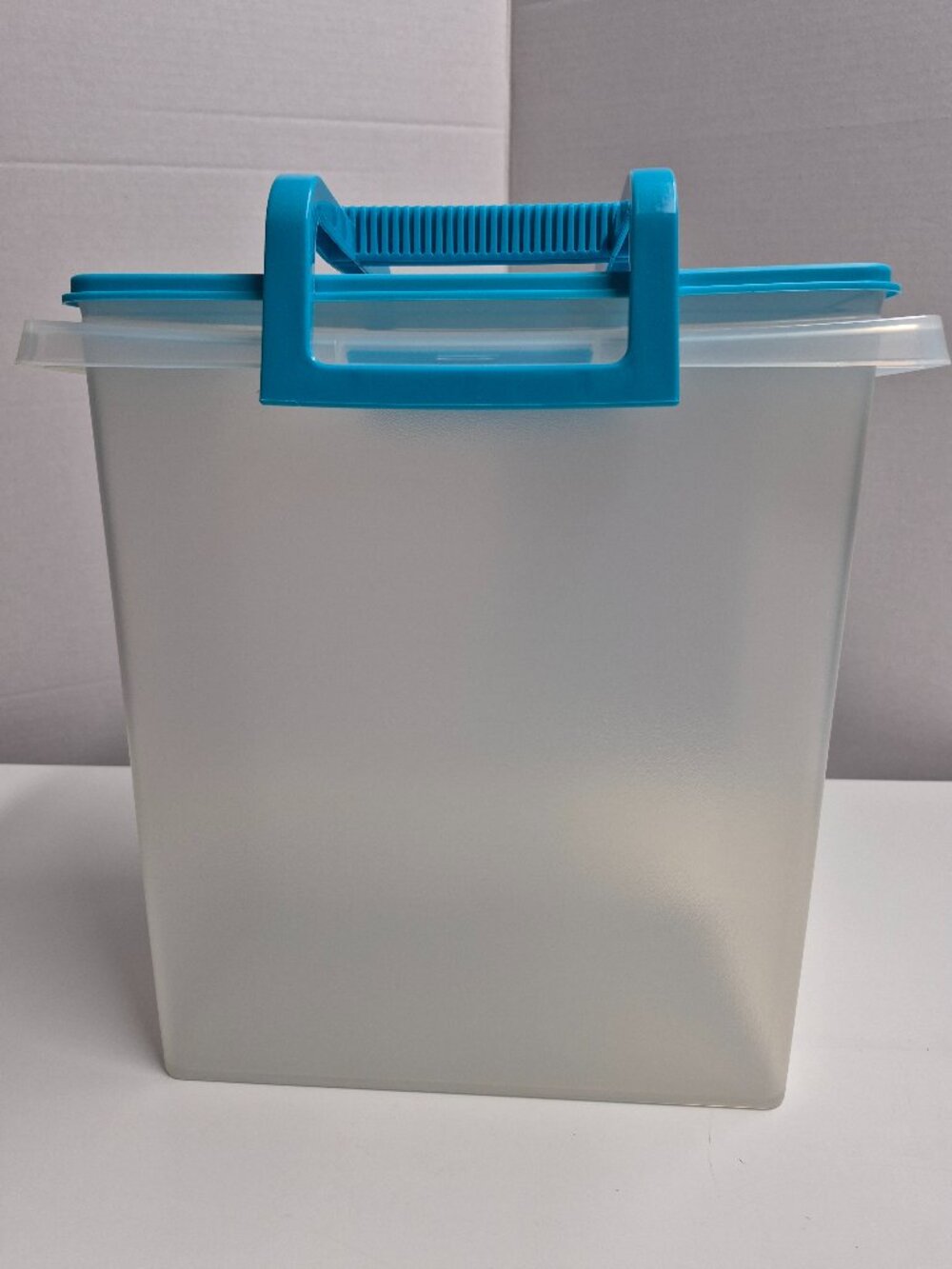 Vintage Tupperware Tall Pantry Container Teal Lid Carry Handle #T6
